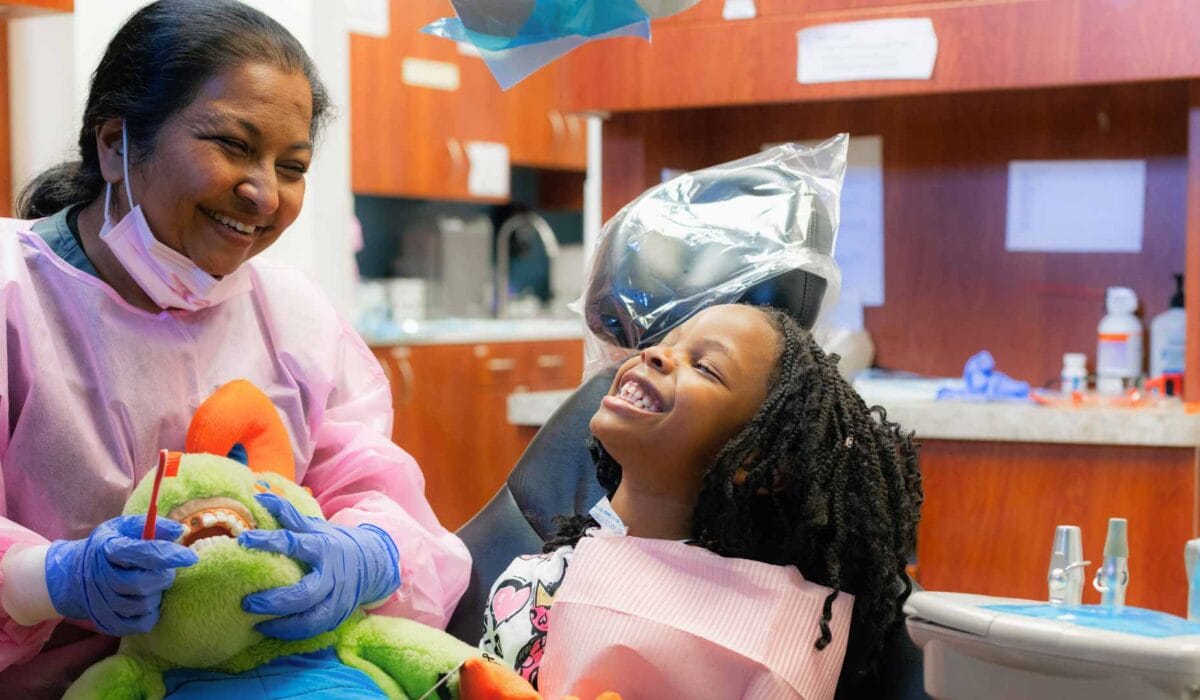 Dr. Yashashri Urankar, dentist with pediatric patient
