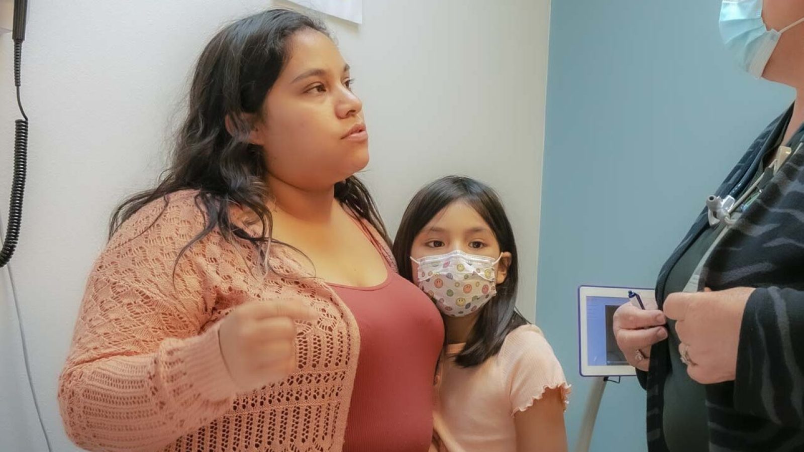 nurse with patient Community Health Centers of South Central Texas Women's Services Salud de la mujer